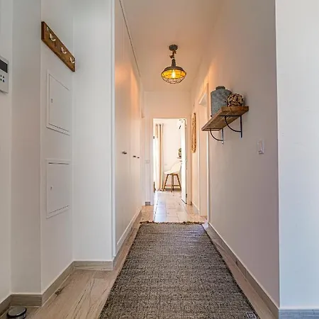 Surf & In By Lisbeyond *